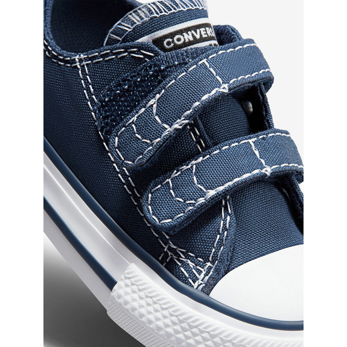 Chuck Taylor All Star 2V Sneaker