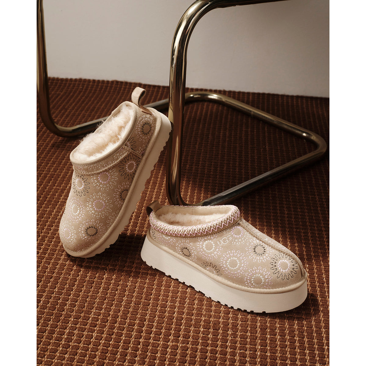 UGG Tazz Sun Stitch Slipper