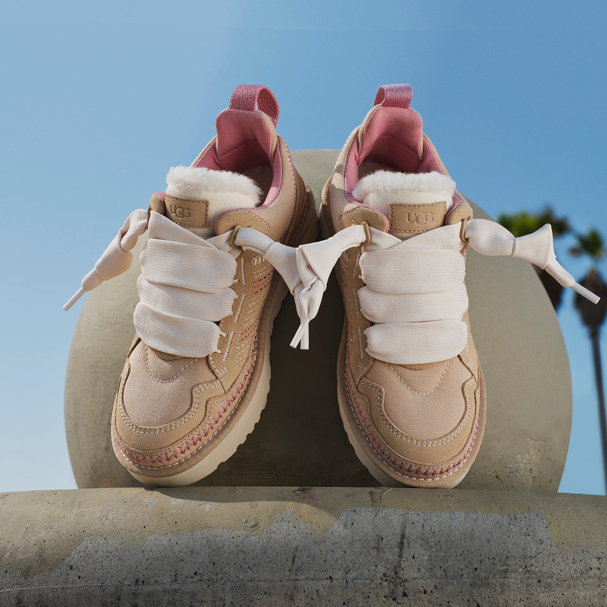 UGG Lowmel Meadow Womens