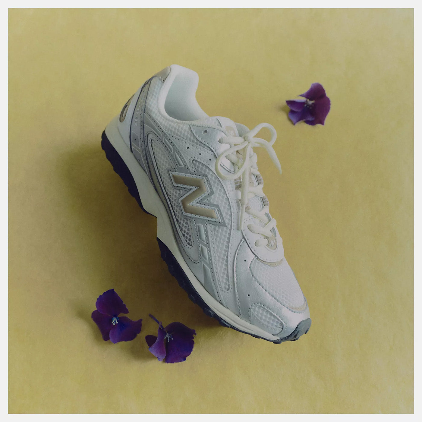 New Balance 204L Sneaker Womens – Kozmo Shoes
