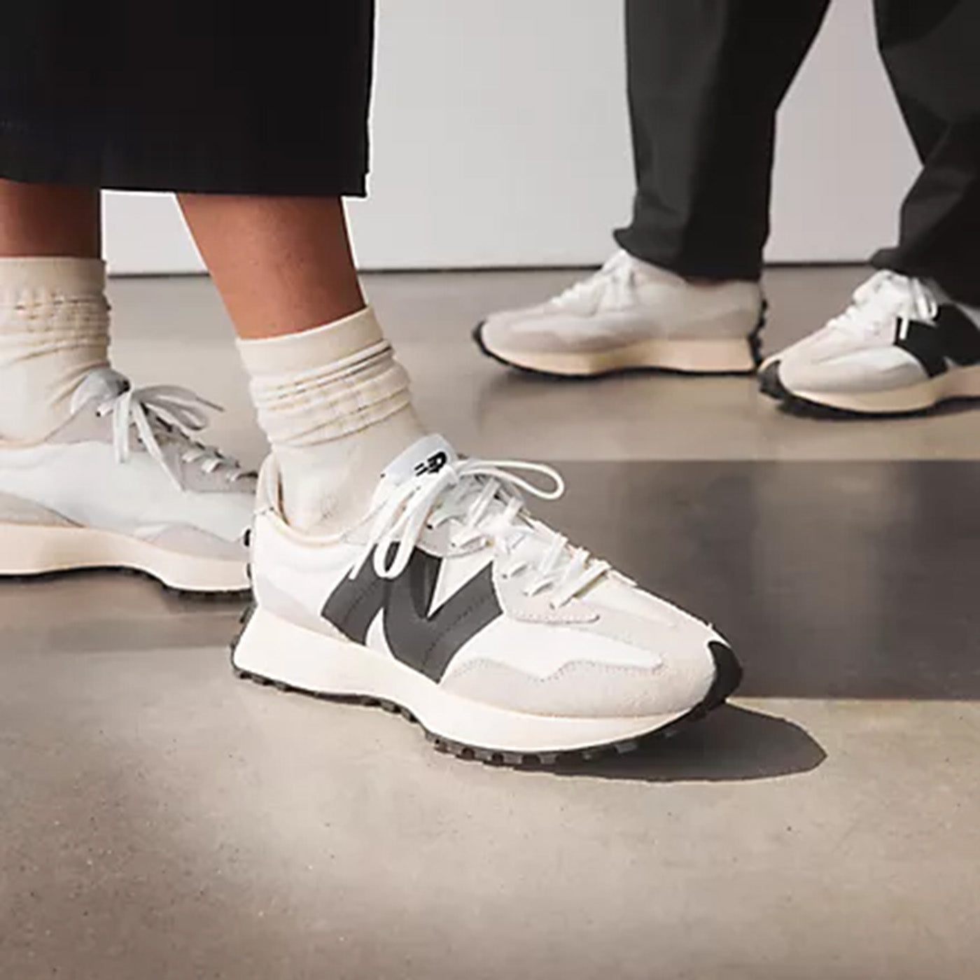 New Balance 327 Sneaker – Kozmo Shoes